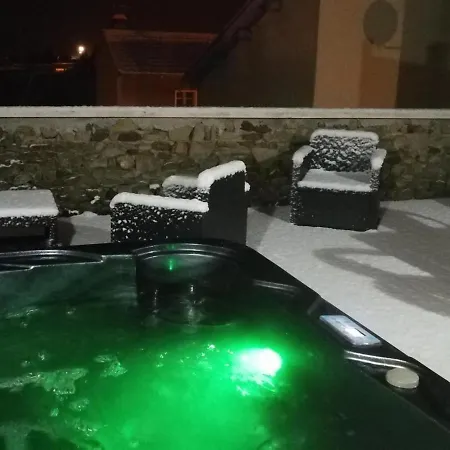 Holiday home De Charme Avec Spa, Hammam Et Velo Electrique Pres Du Parc Du Pilat - Fr-1-496-8