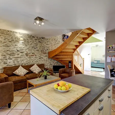 Holiday home De Charme Avec Spa, Hammam Et Velo Electrique Pres Du Parc Du Pilat - Fr-1-496-8 Cellieu